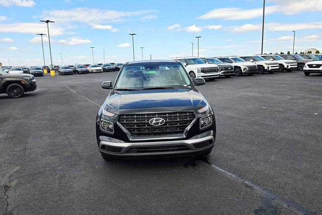 New 2026 Hyundai Venue SE FWD image 2