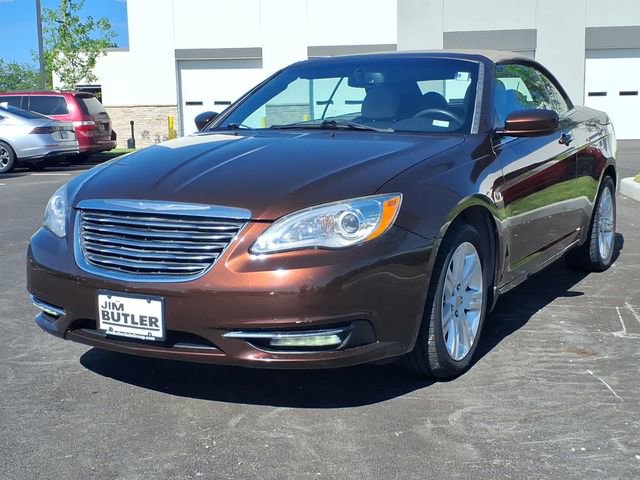 Used 2013 Chrysler 200 Touring FWD image 2