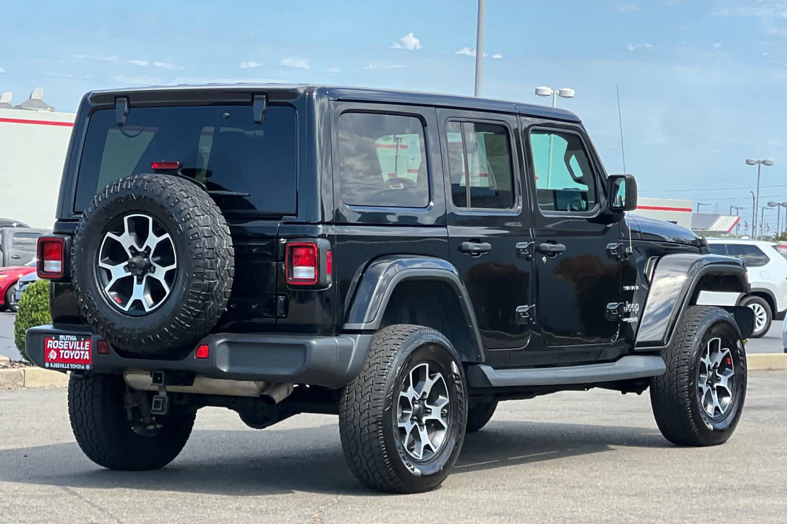 Used 2018 Jeep Wrangler Unlimited Sahara w/ Uconnect 4C Nav & Sound Group AWD/4WD video 2