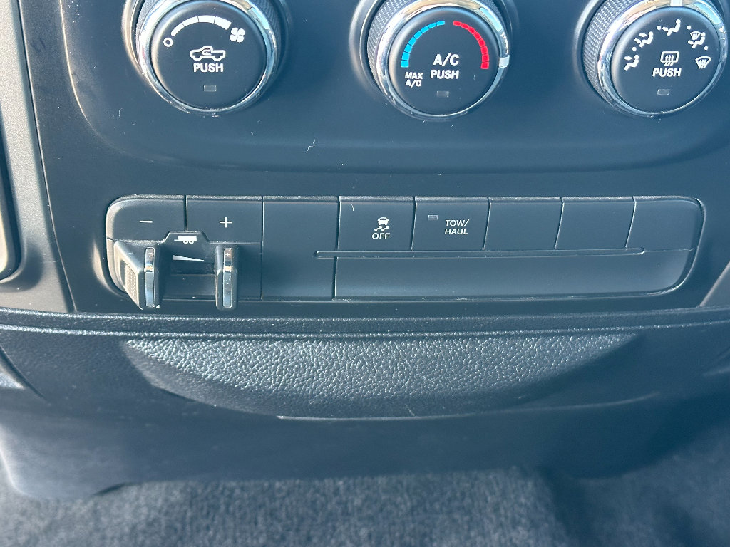 Used 2015 RAM 2500 SLT image 22