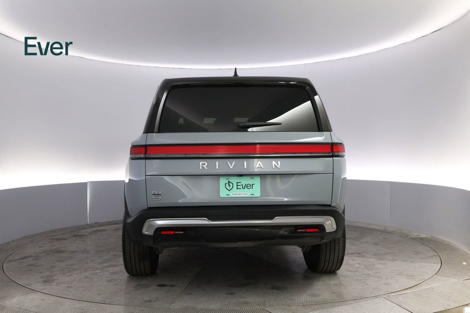 Used 2025 Rivian R1S Adventure image 15