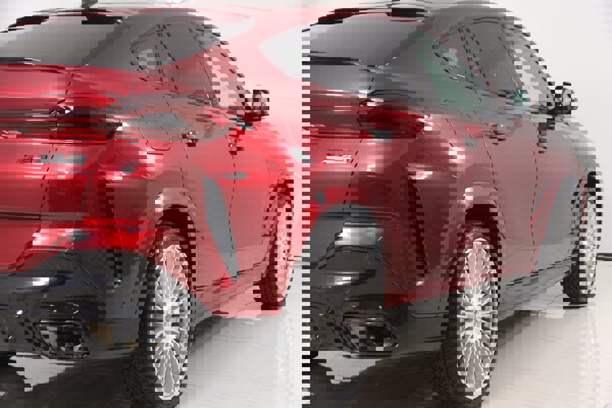 Used 2024 BMW X6 xDrive40i w/ Premium Package image 63