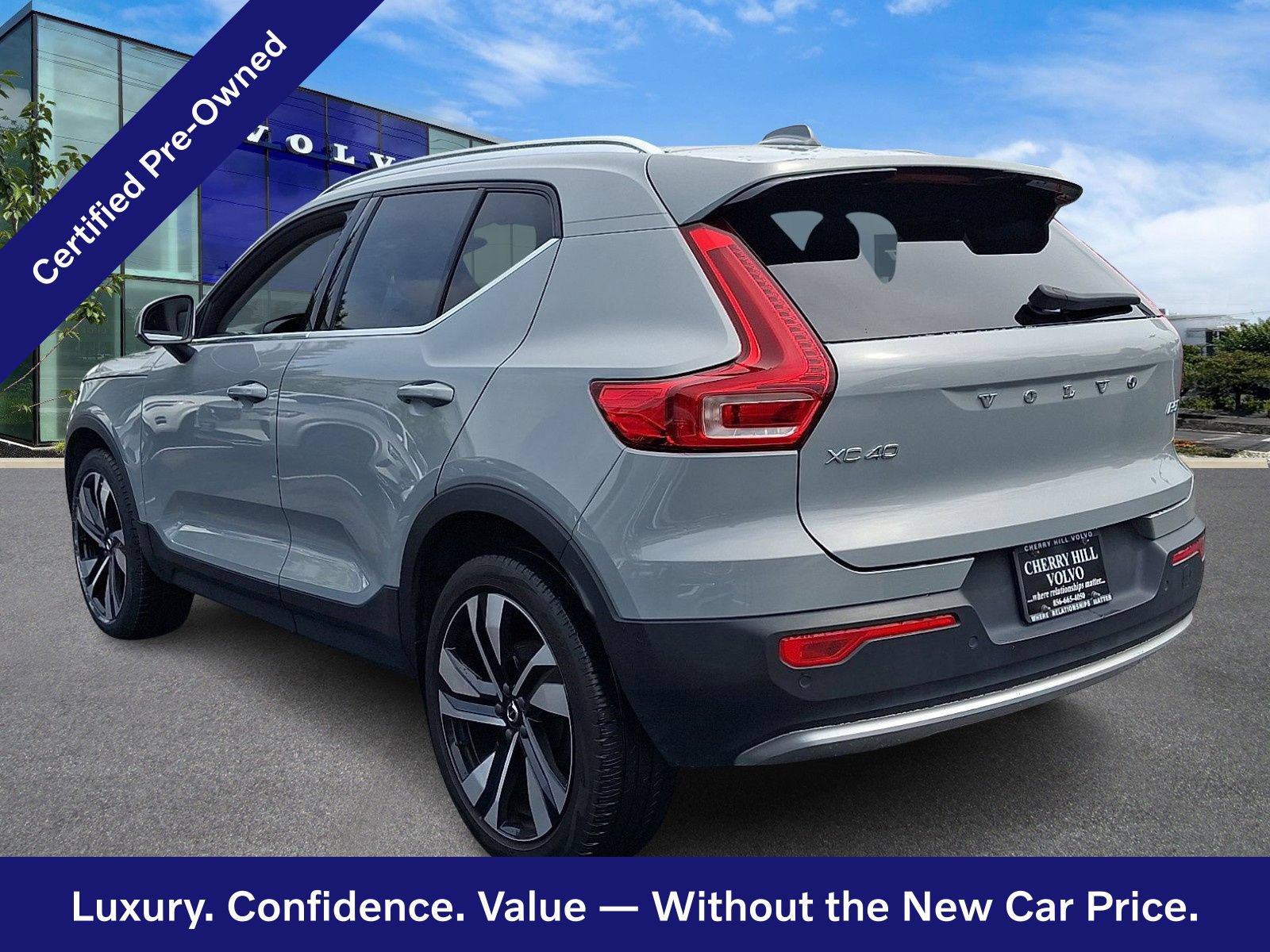 Certified 2024 Volvo XC40 B5 Plus w/ Protection Package Premier AWD/4WD image 5