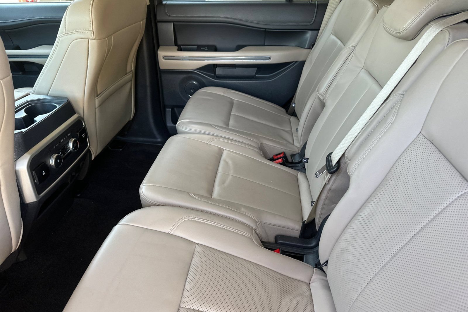 Used 2023 Ford Expedition XLT AWD/4WD image 12