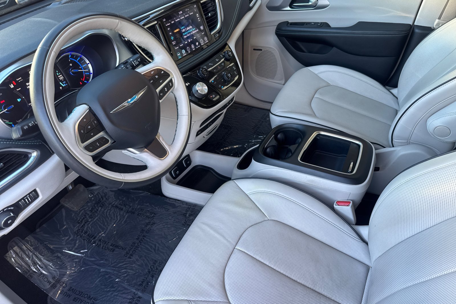 Used 2020 Chrysler Pacifica Limited w/ Advanced Safetytec Group FWD image 9