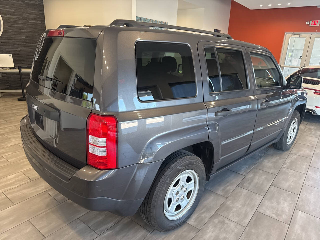 Used 2016 Jeep Patriot Sport FWD image 14