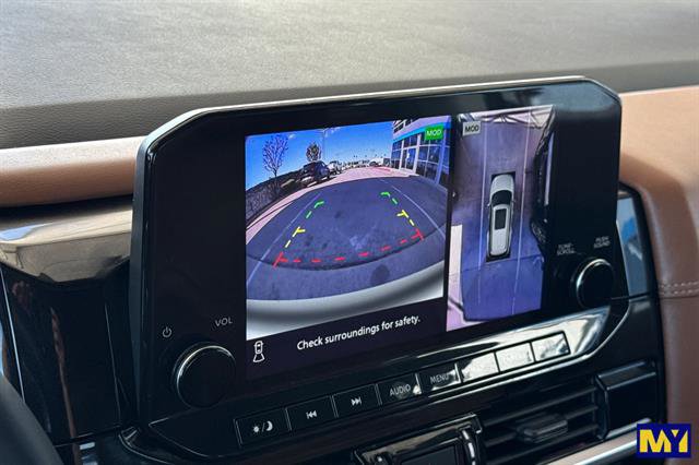 Used 2023 Nissan Pathfinder Platinum image 24