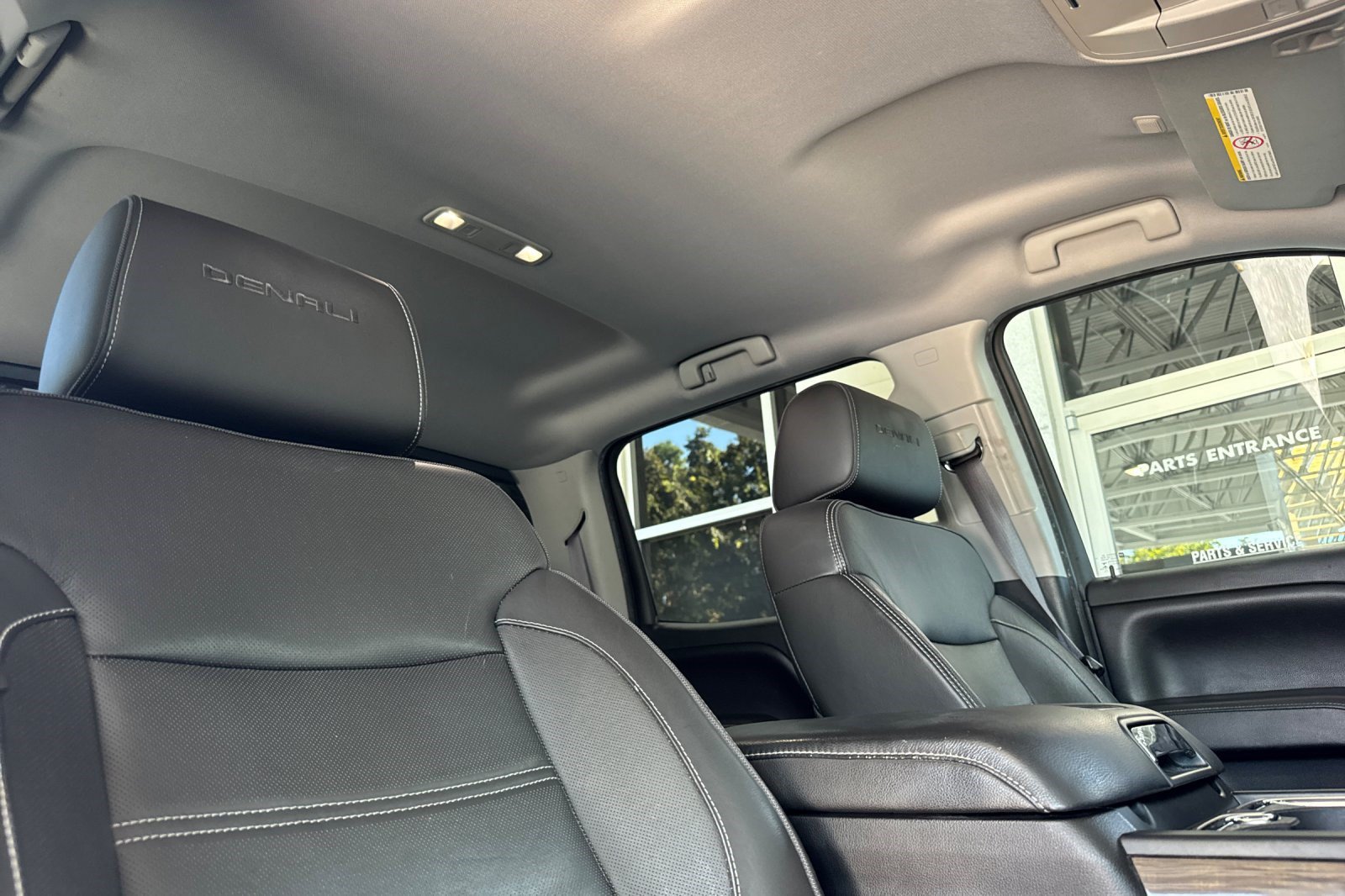 Used 2015 GMC Sierra 2500 Denali w/ Duramax Plus Package AWD/4WD image 21