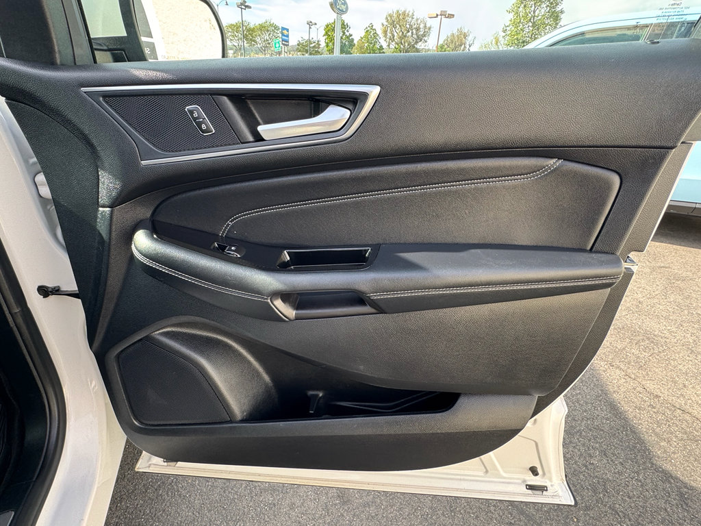 Used 2018 Ford Edge Titanium w/ Equipment Group 301A image 26