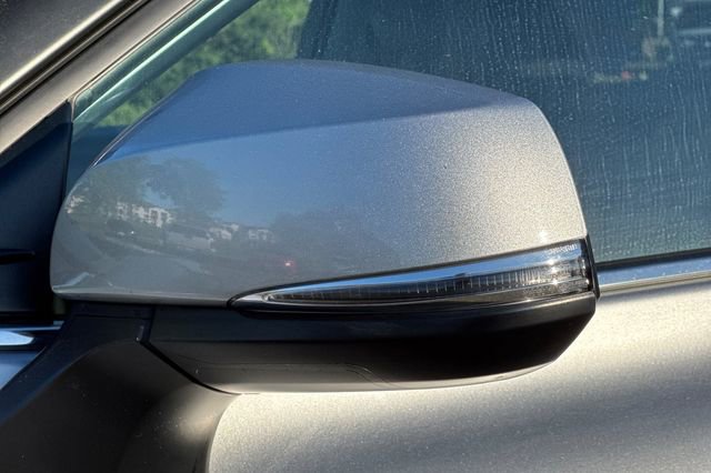 Used 2023 Toyota Highlander LE image 53