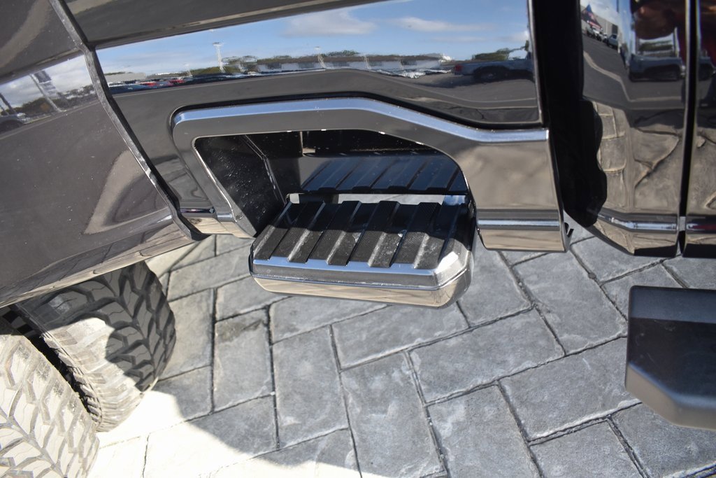 Used 2025 Ford F350 Lariat w/ FX4 Off-Road Package image 9