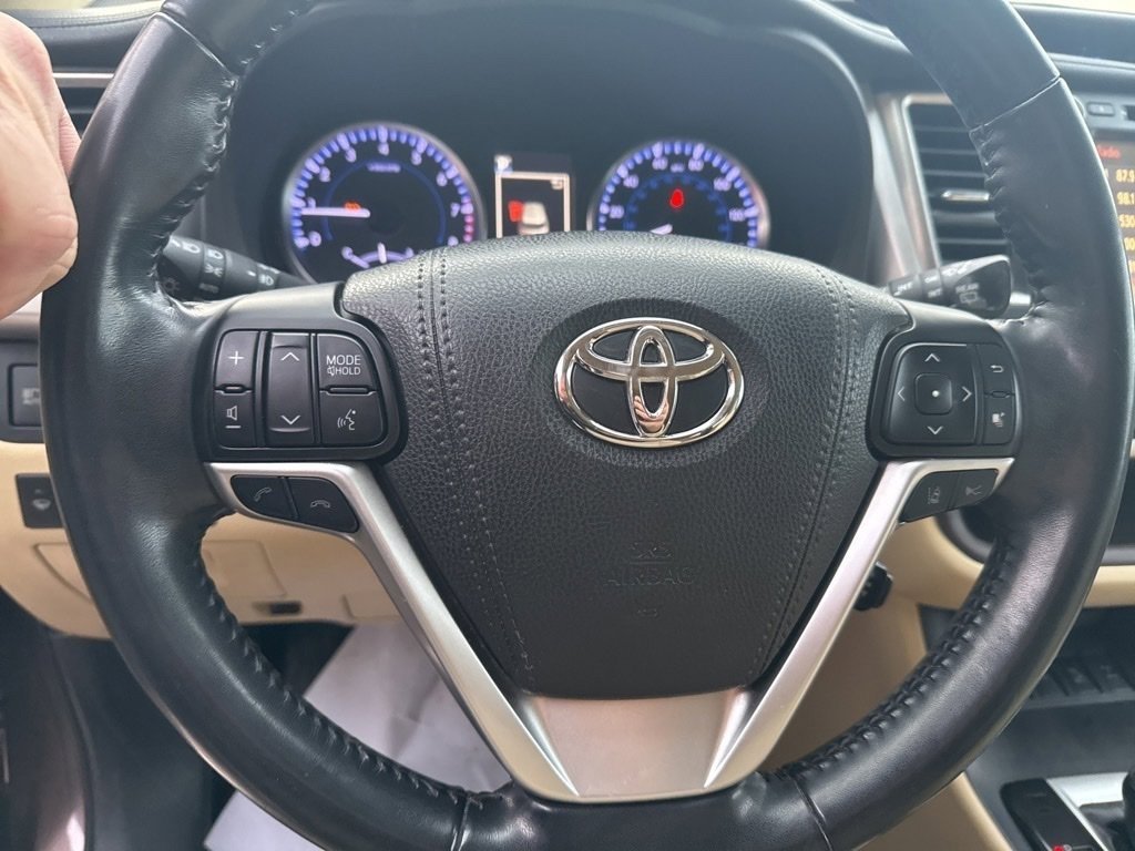 Used 2018 Toyota Highlander Plus image 19