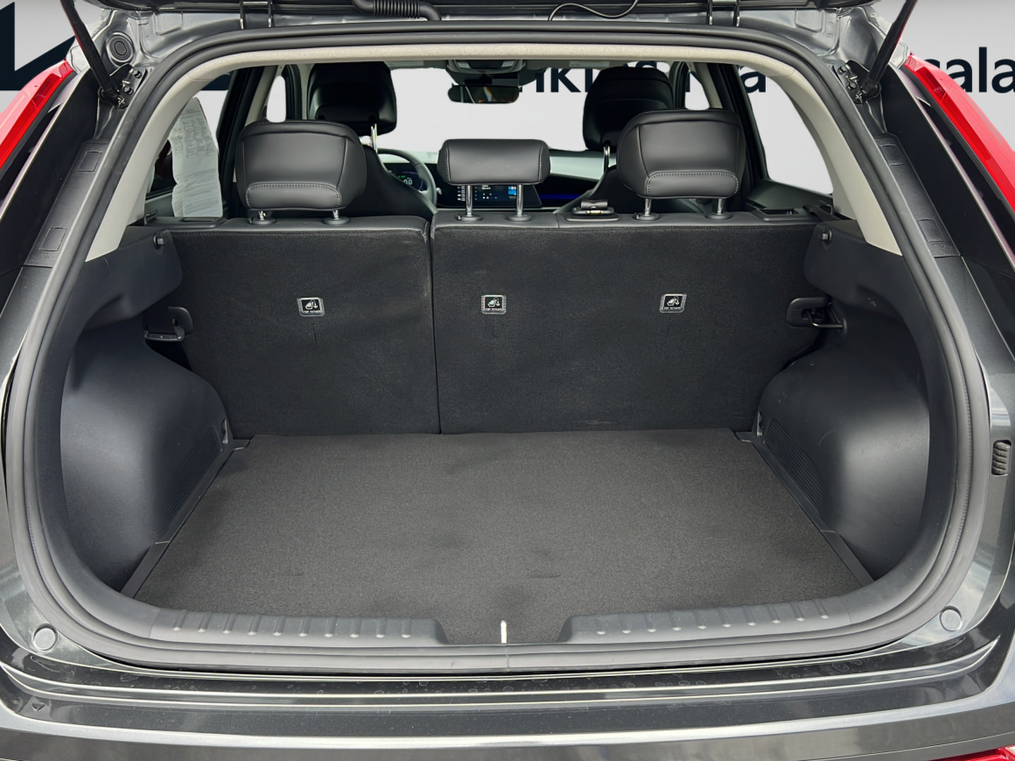 Used 2024 Kia Niro EX FWD image 12