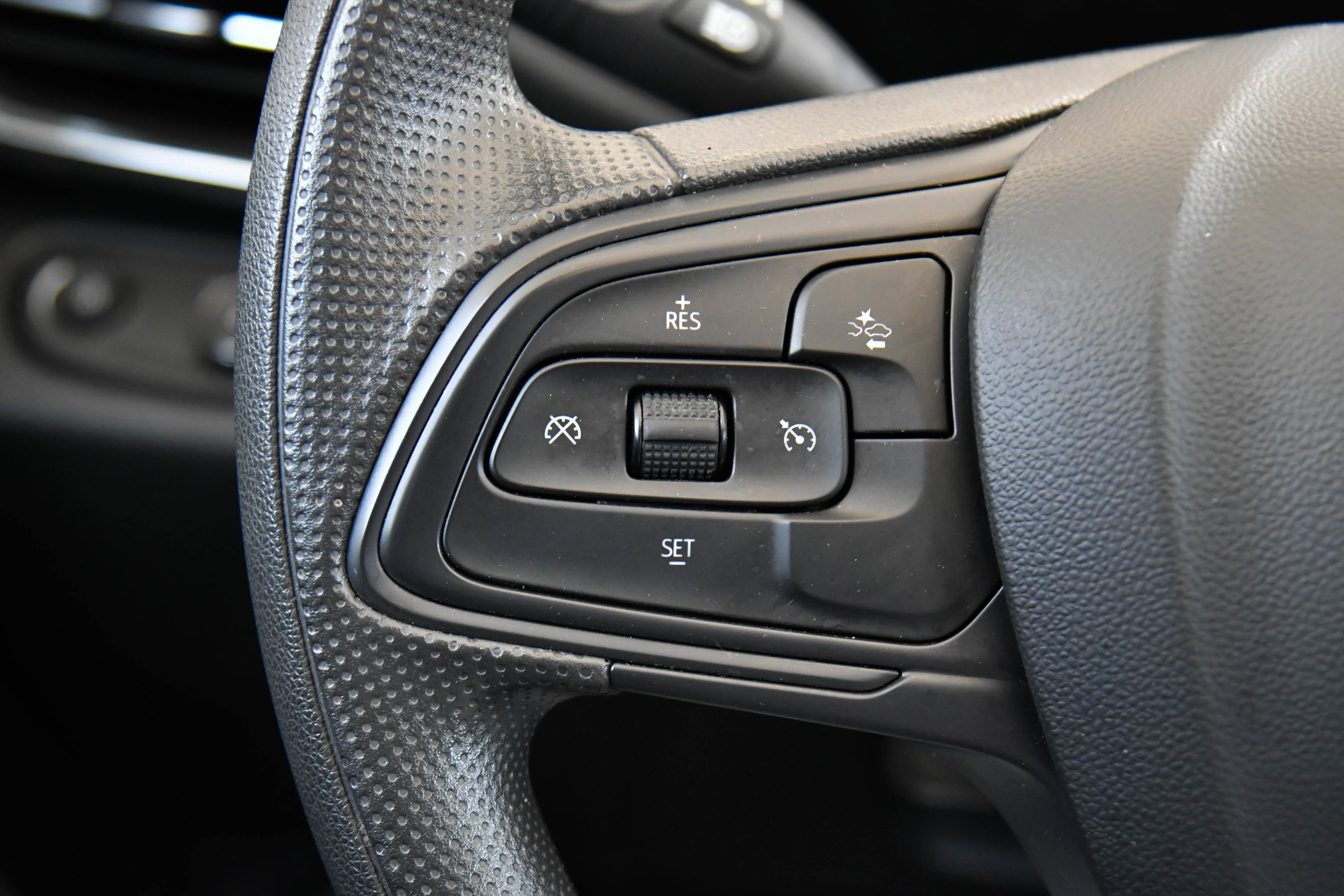 Used 2025 Buick Envista Preferred image 32