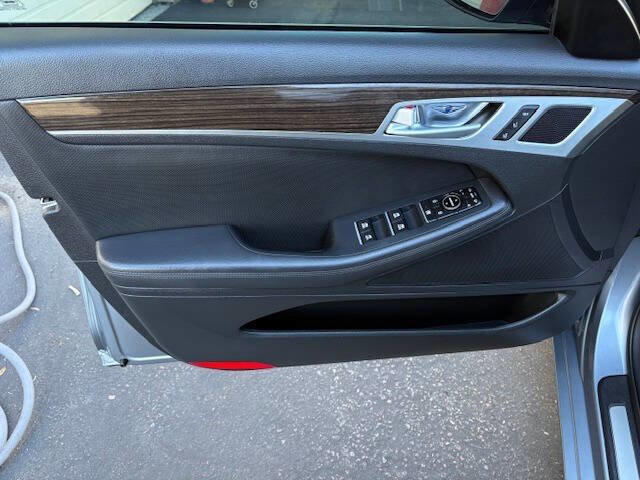 Used 2017 Genesis G80 3.8 image 12