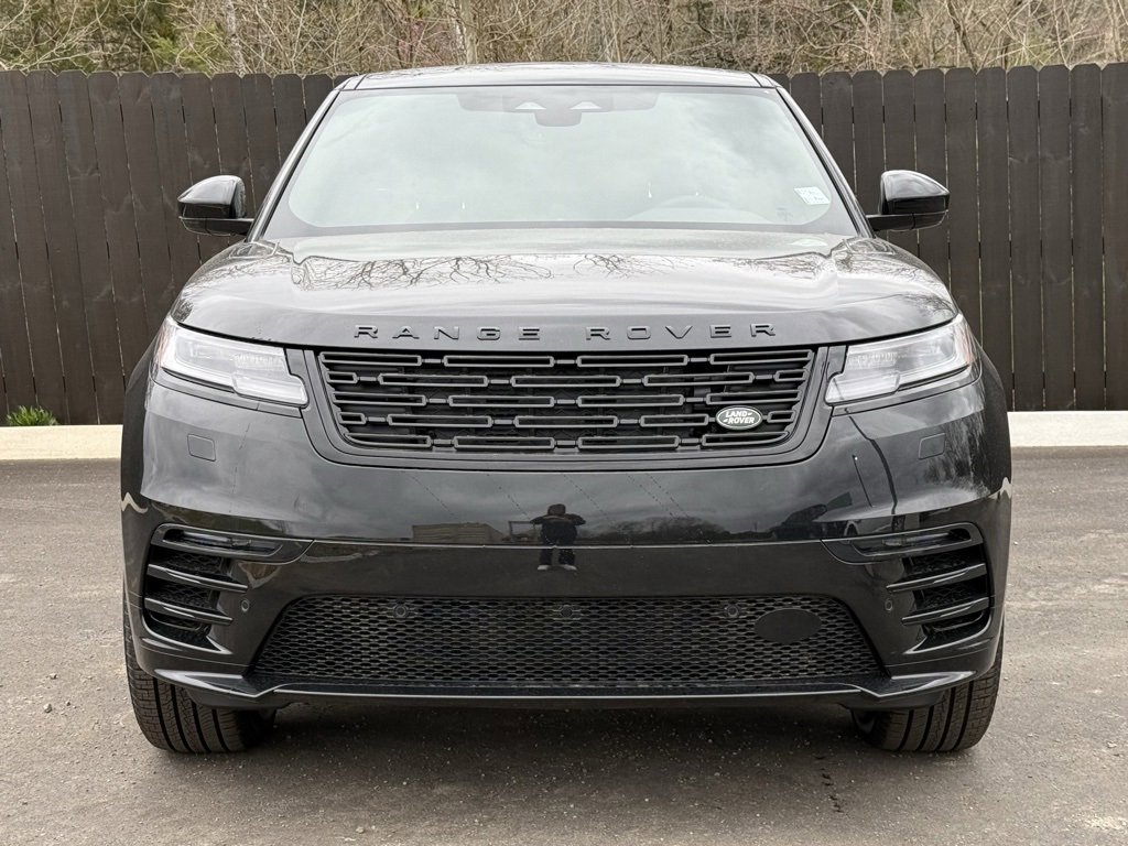 New 2025 Land Rover Range Rover Velar Dynamic SE image 9