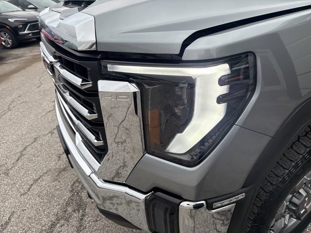 Used 2025 GMC Sierra 2500 SLE w/ SLE Value Package; image 15