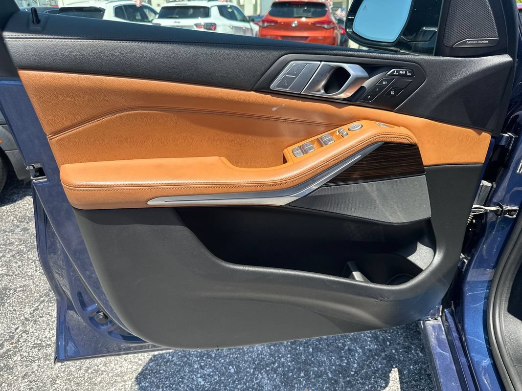 Used 2019 BMW X7 xDrive40i w/ Premium Package AWD/4WD image 16