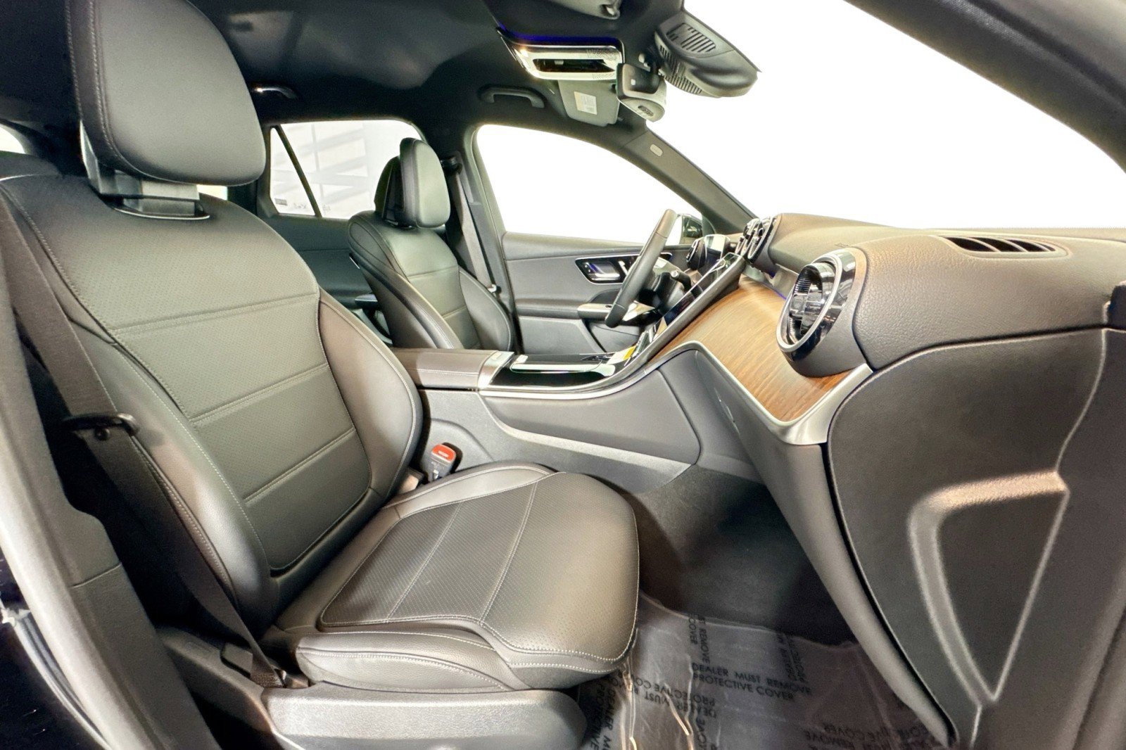 Certified 2025 Mercedes-Benz GLC 300 image 26