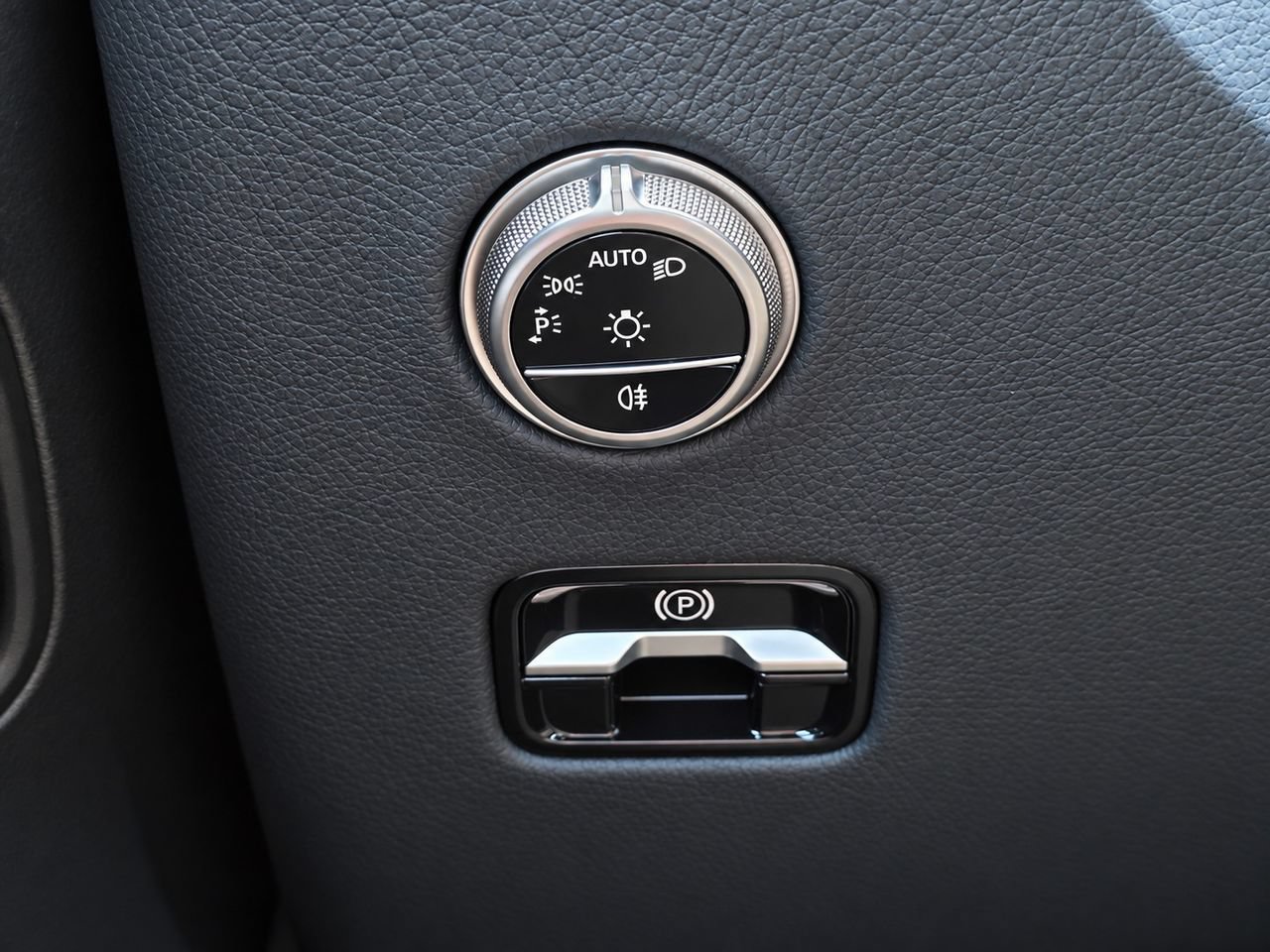 New 2027 Mercedes-Benz GLC 300 4MATIC image 26