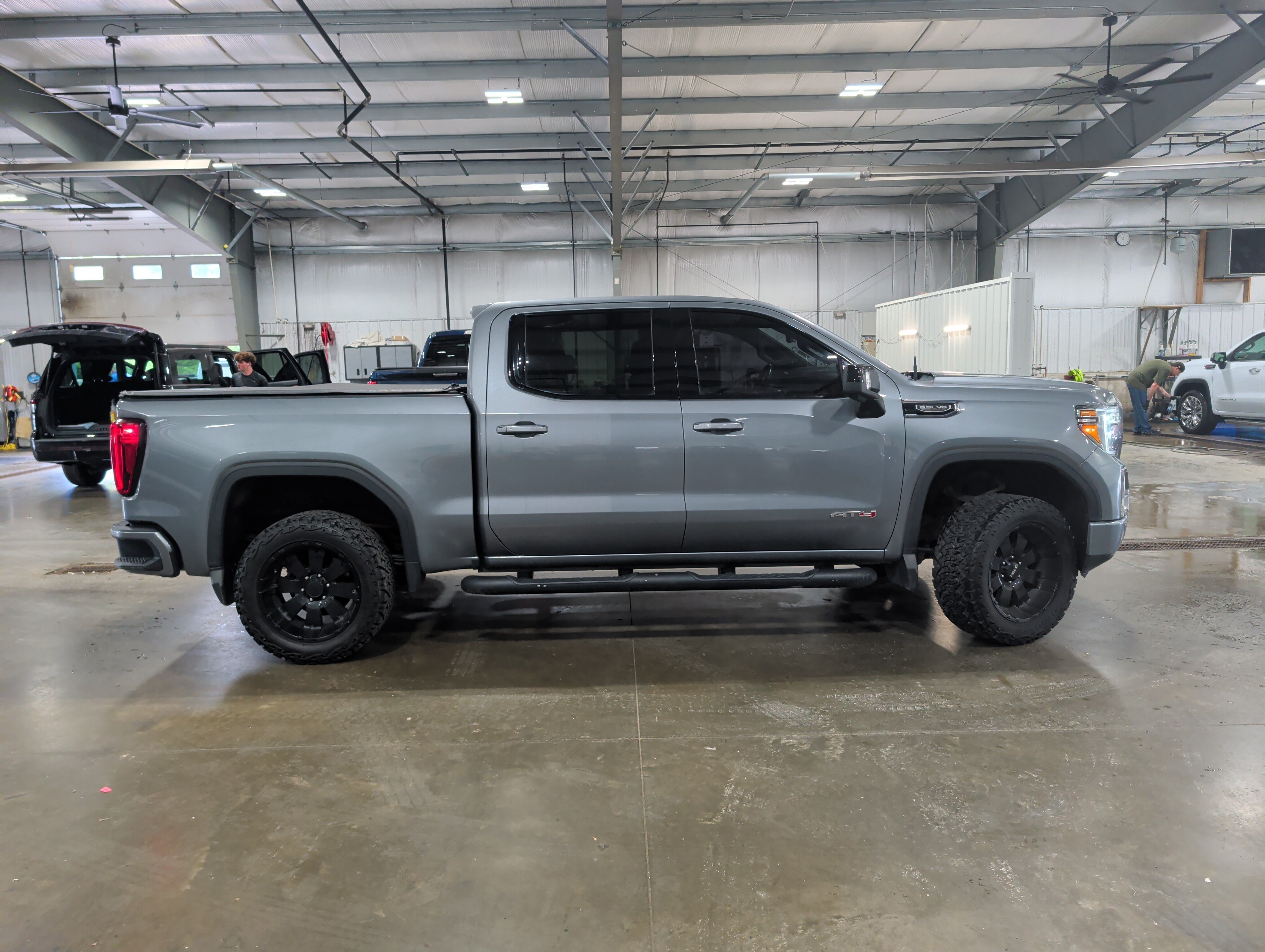 Used 2019 GMC Sierra 1500 AT4 w/ Technology Package AWD/4WD image 2