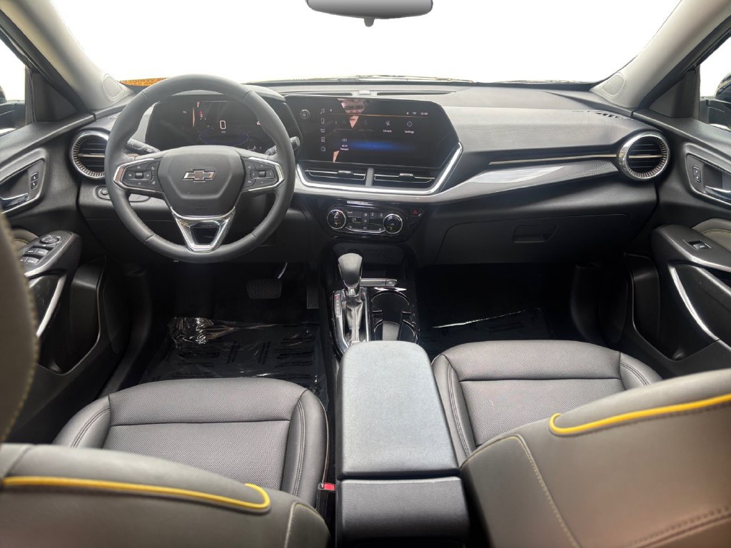 Used 2025 Chevrolet Trax ACTIV w/ Sunroof Package FWD image 11