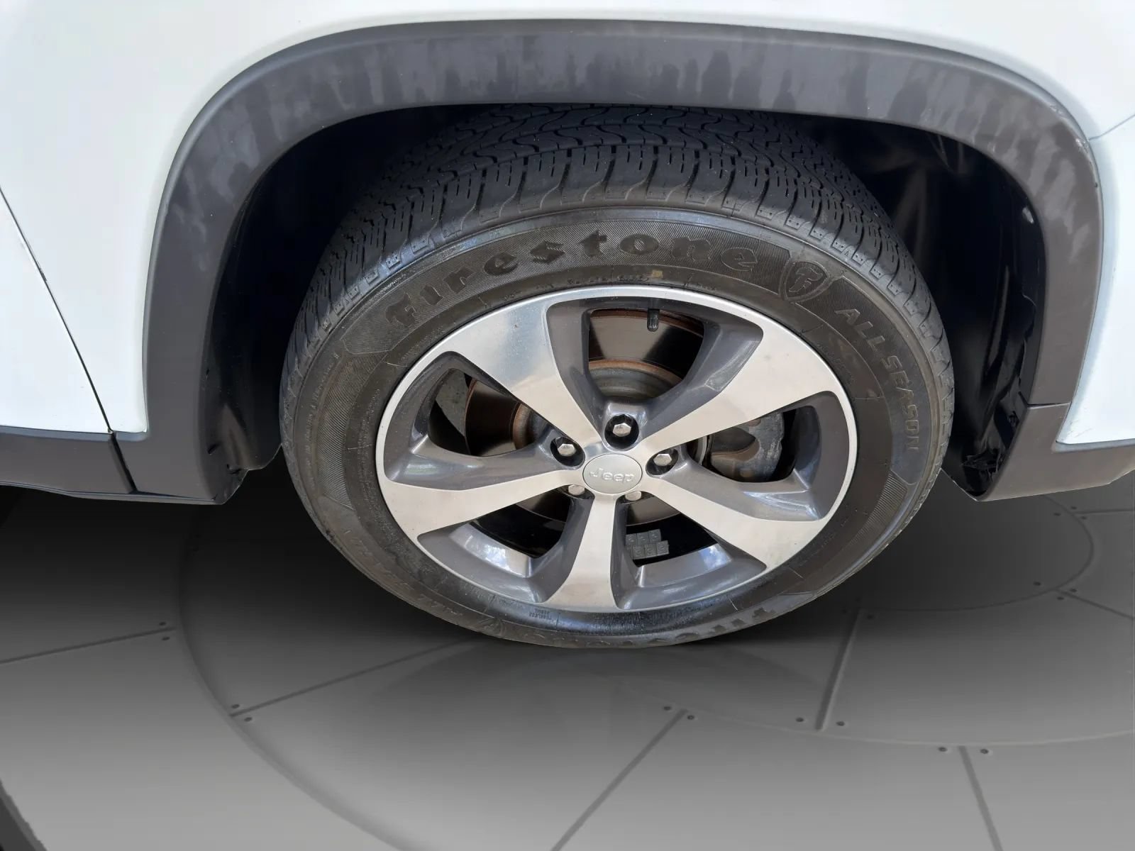 Used 2019 Jeep Cherokee Limited FWD image 23