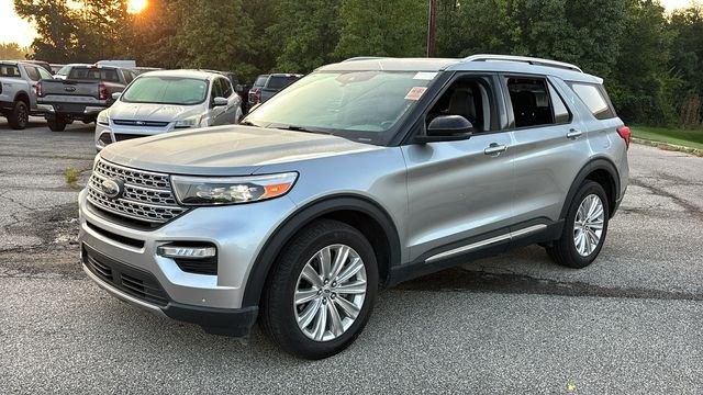 Used 2024 Ford Explorer Limited w/ Equipment Group 301A AWD/4WD image 2