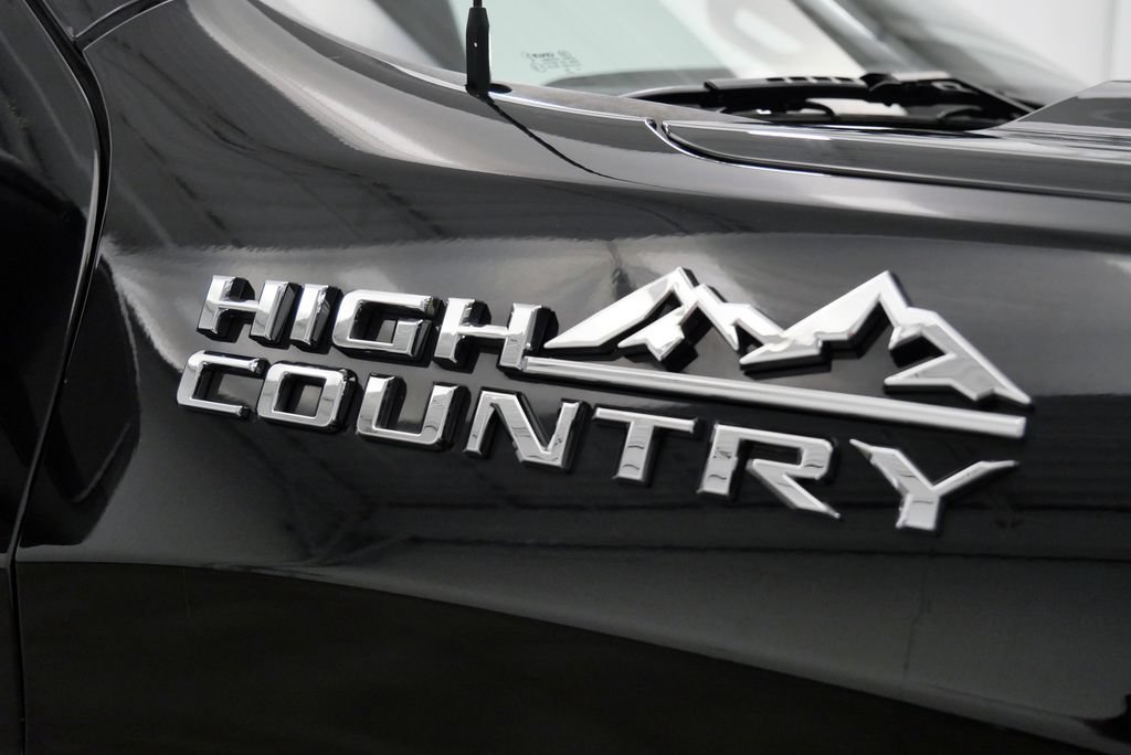 Used 2019 Chevrolet Silverado 1500 High Country w/ Technology Package AWD/4WD image 10