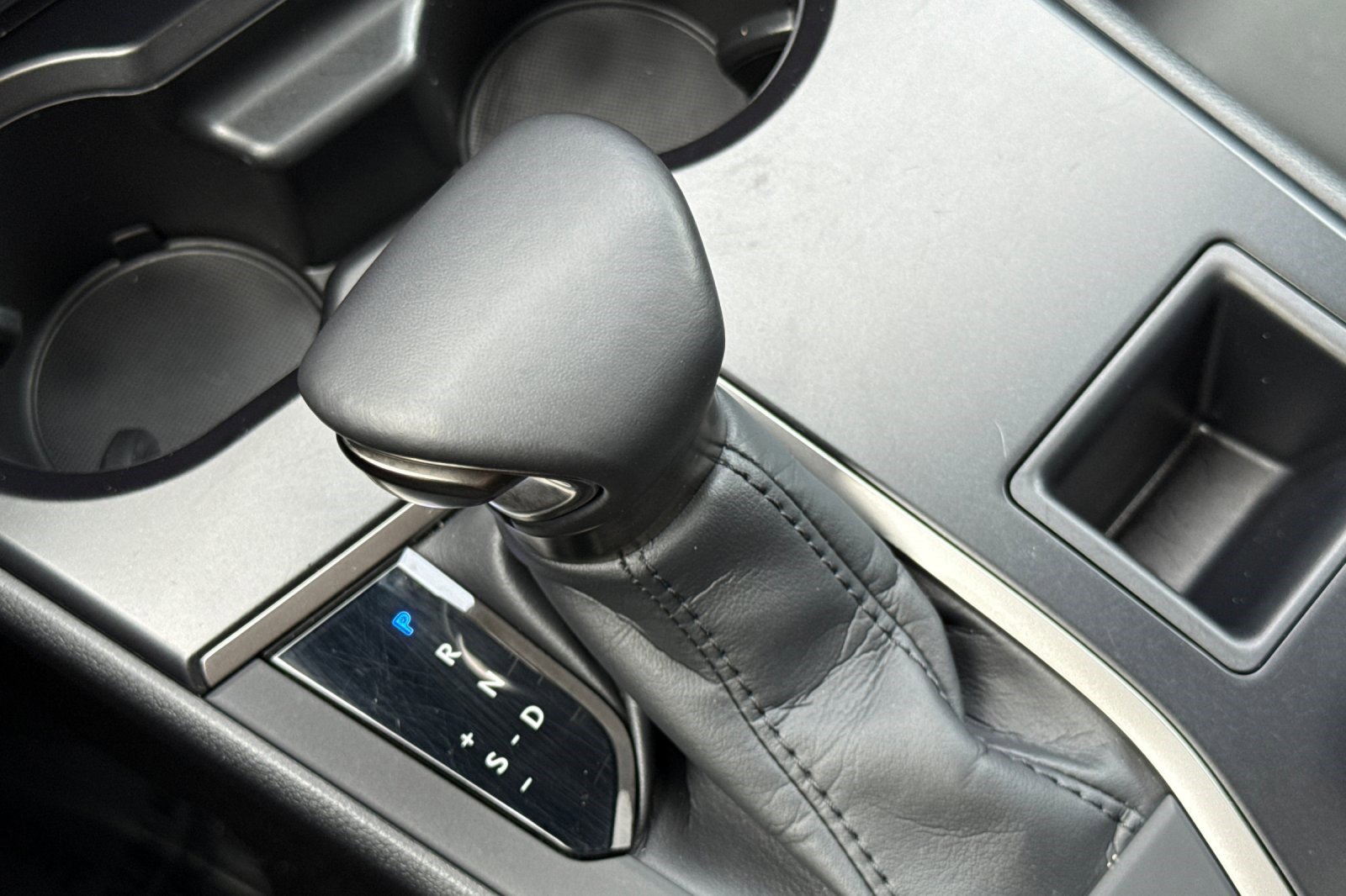 Certified 2024 Lexus UX 250h FWD image 26