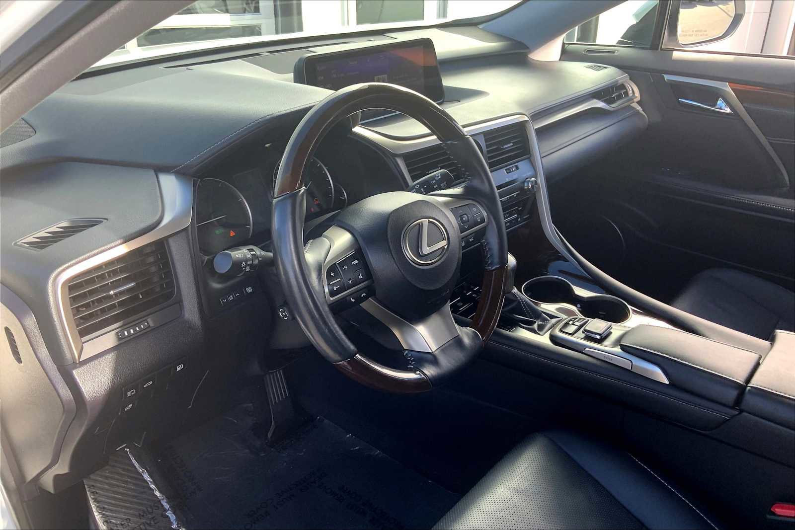 Used 2017 Lexus RX 450h AWD image 17