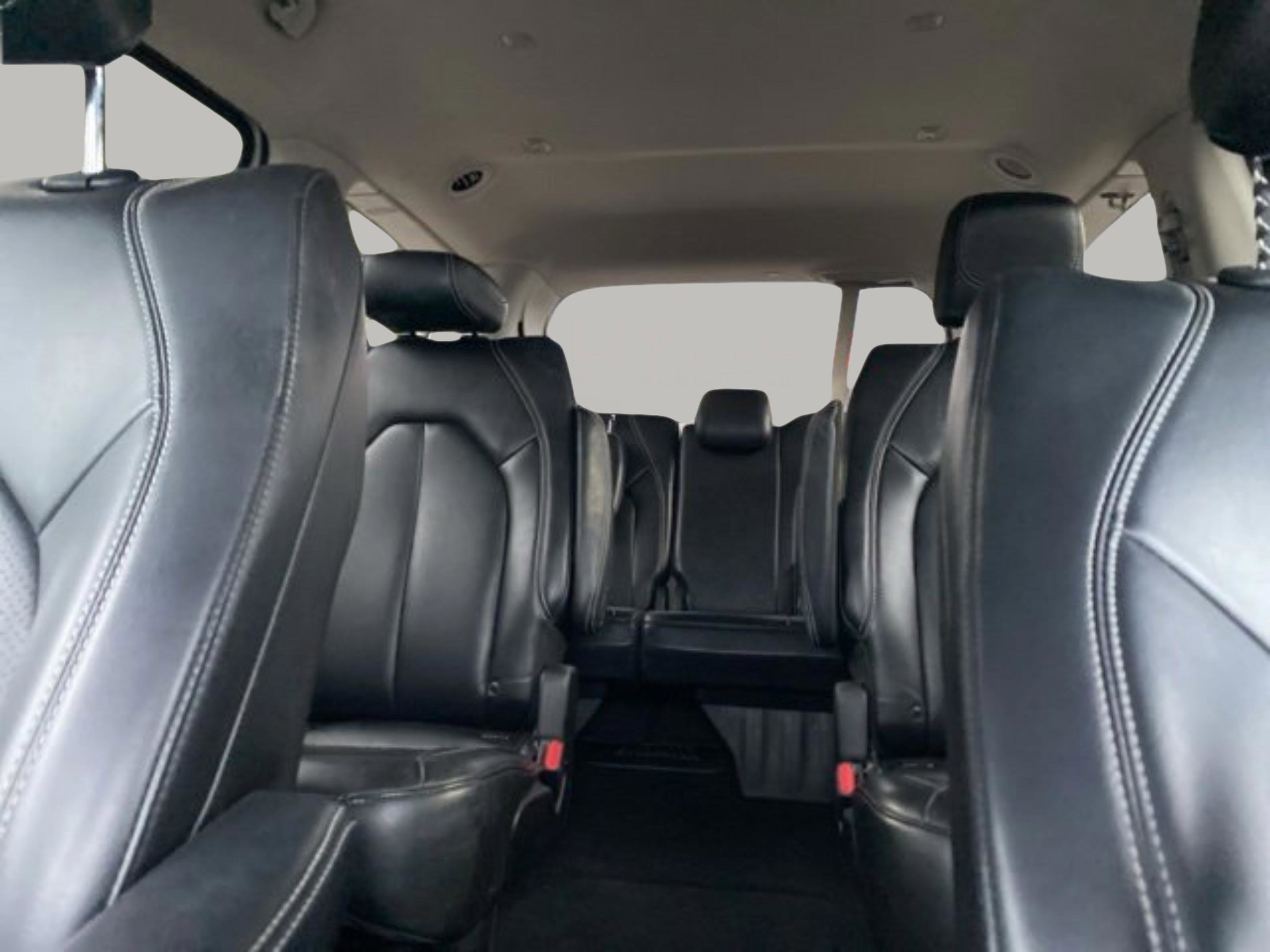 Used 2023 Chrysler Pacifica Touring-L image 26