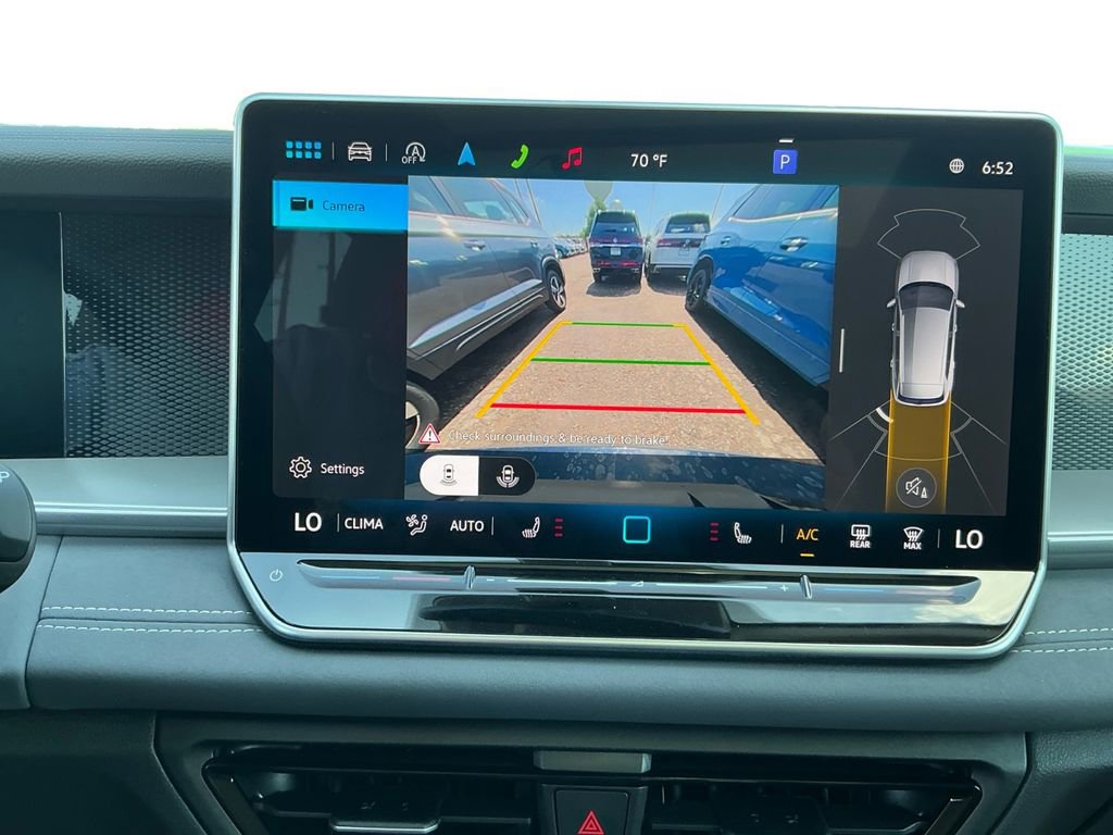 New 2025 Volkswagen Tiguan SE image 17