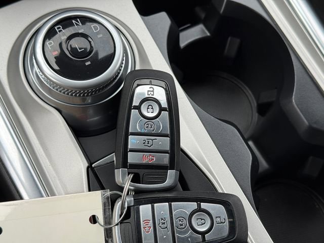 Used 2022 Ford Explorer XLT w/ Equipment Group 202A image 13