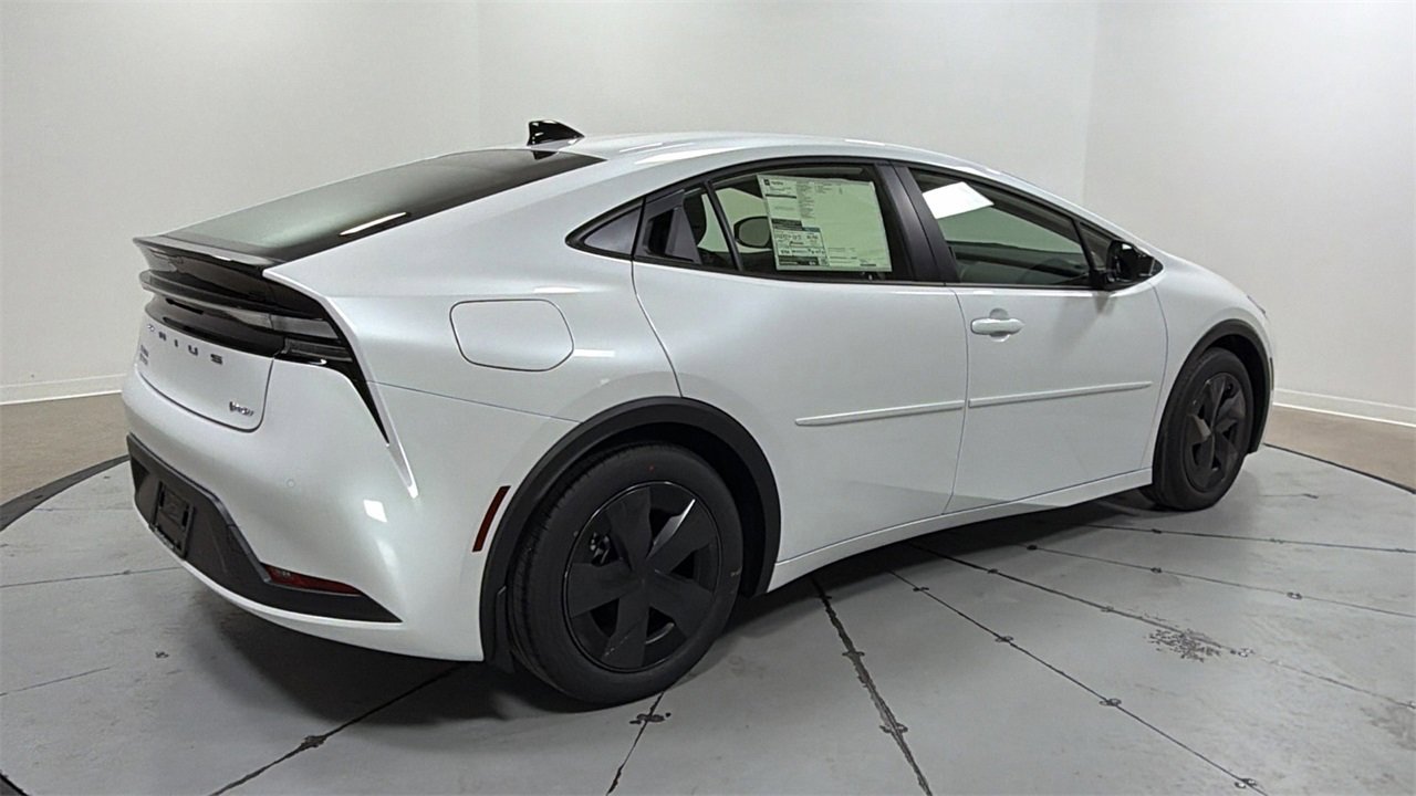 New 2026 Toyota Prius Plug-In Hybrid image 5