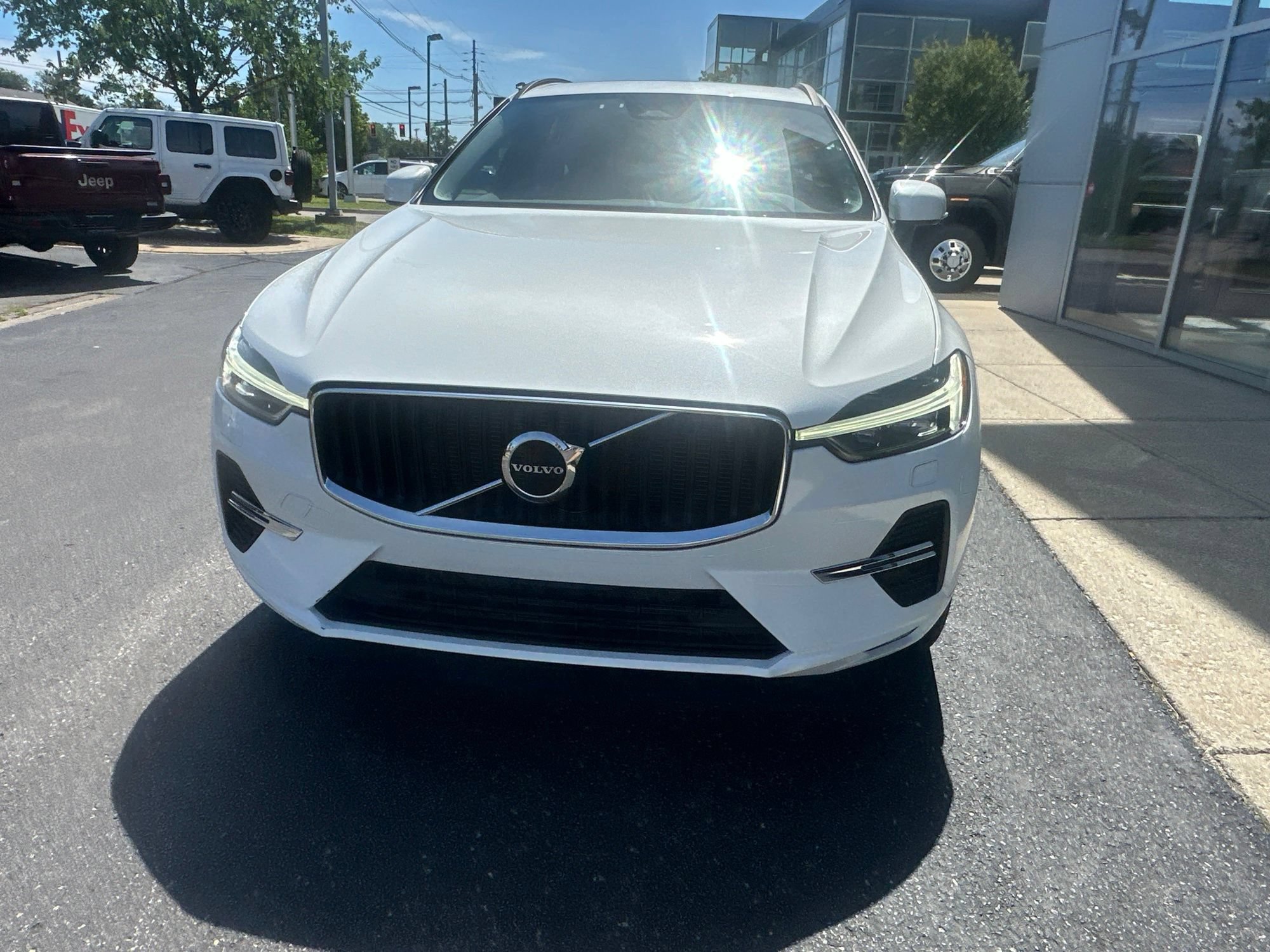 Used 2023 Volvo XC60 B5 Core w/ Climate Package AWD/4WD image 6