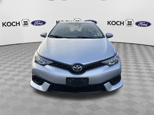 Used 2018 Toyota Corolla iM image 2