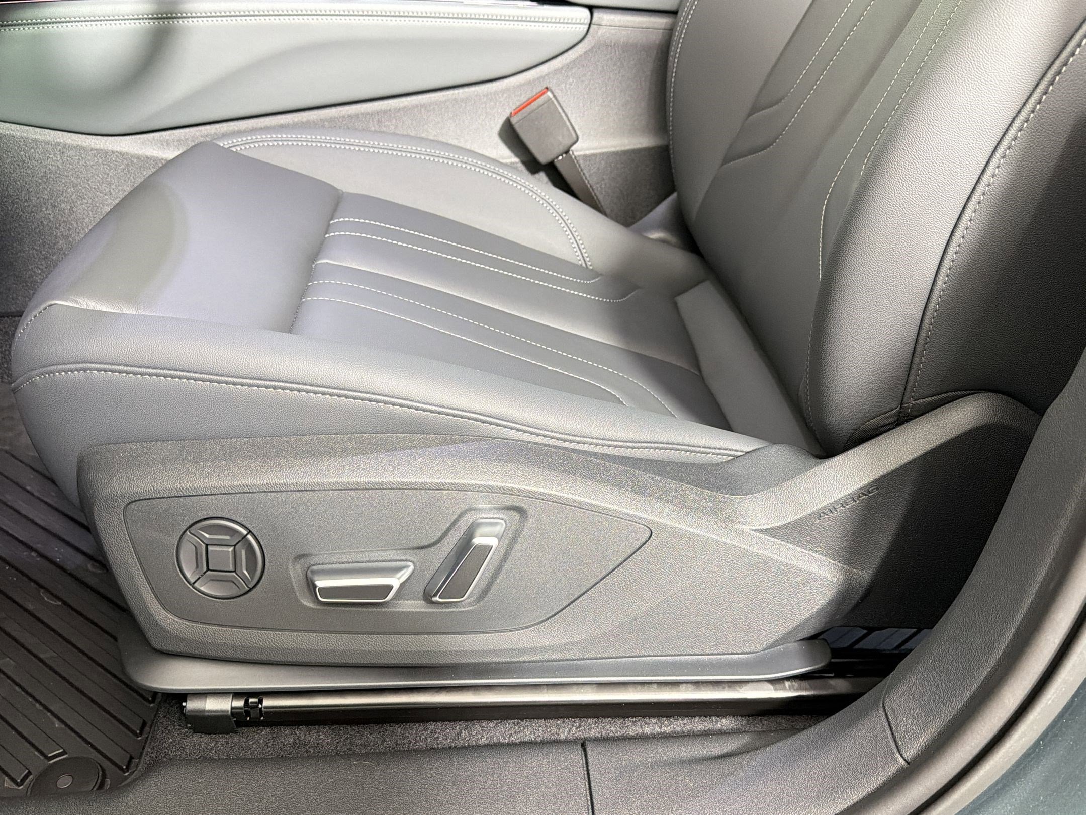 New 2026 Audi Q3 quattro 2.0T AWD/4WD image 13
