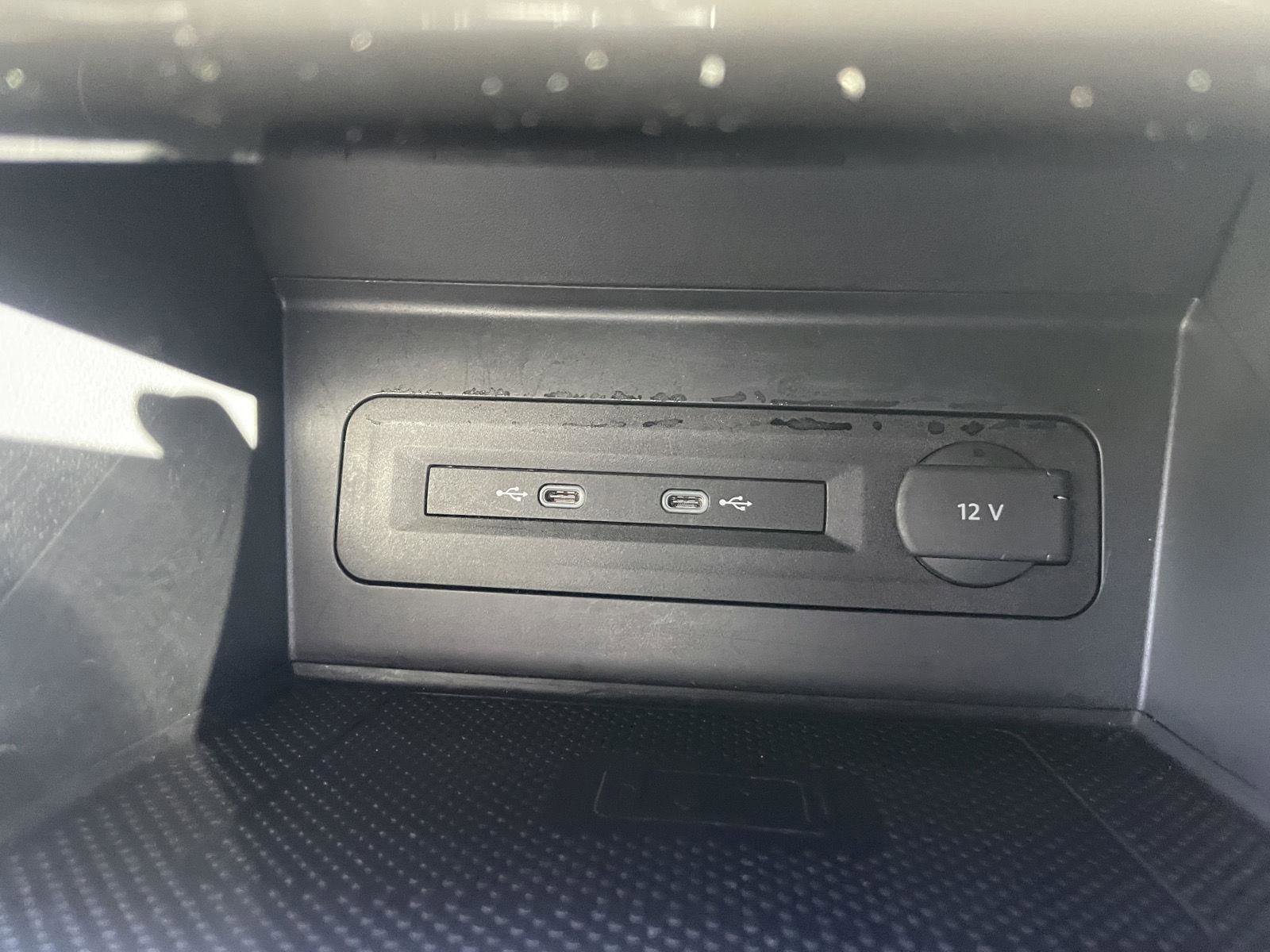 Used 2023 Volkswagen Atlas Cross Sport SE image 18