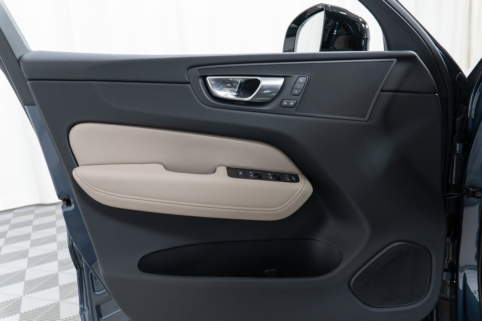 New 2026 Volvo XC60 B5 Plus w/ Climate Package image 11