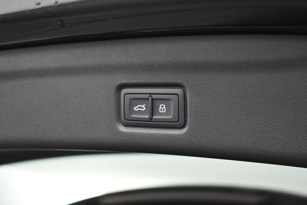 New 2027 Audi SQ6 e-tron Premium Plus AWD/4WD image 18