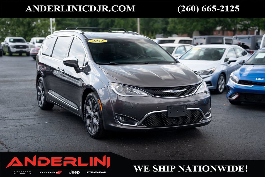 Used 2018 Chrysler Pacifica Limited w/ Tire & Wheel Group FWD image 1