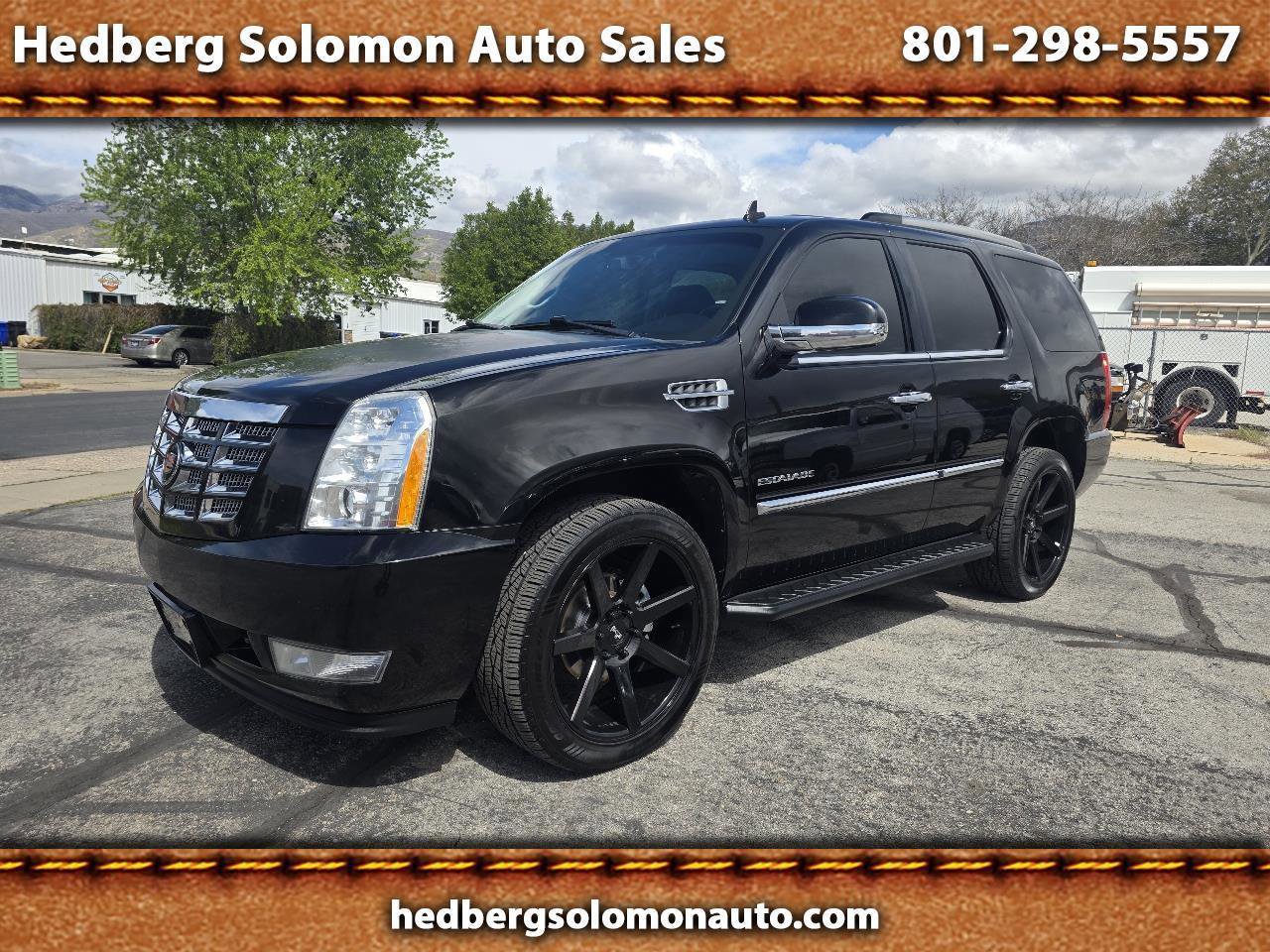 Used 2014 Cadillac Escalade Luxury AWD/4WD image 1