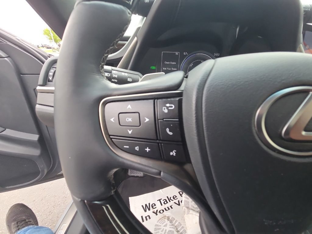 Used 2019 Lexus ES 300h w/ Premium Package FWD image 17