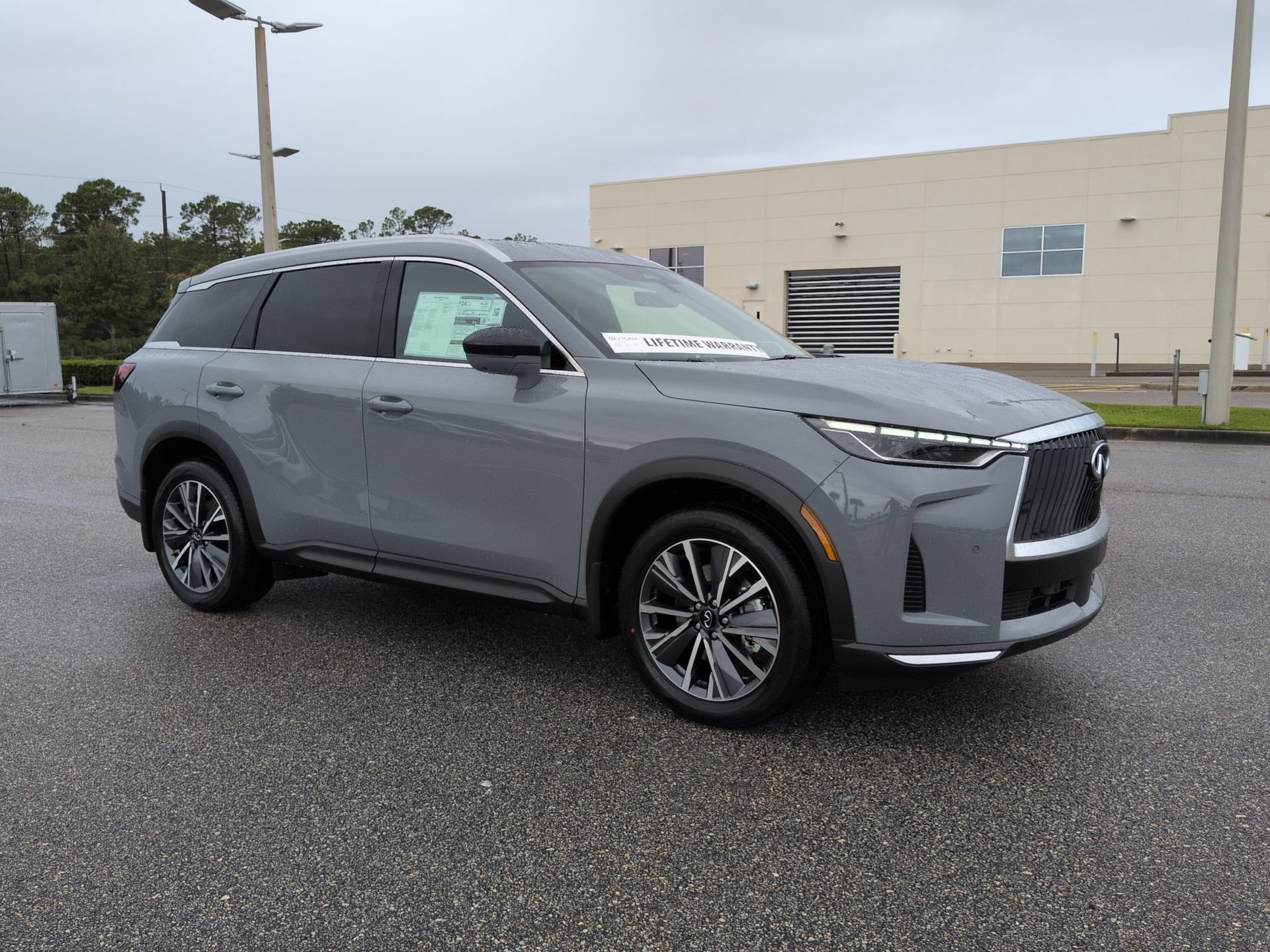 New 2027 INFINITI QX60 Luxe w/ Cargo Package FWD image 3