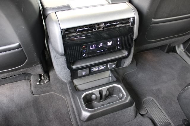Used 2025 Jeep Wagoneer Series II w/ Premium Group I AWD/4WD image 39