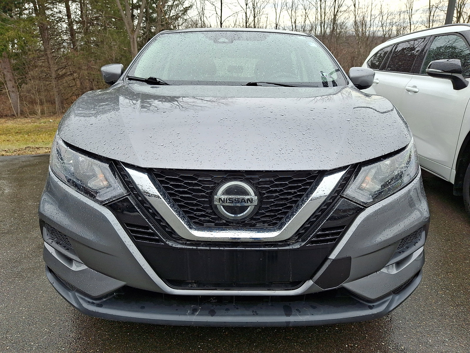 Used 2020 Nissan Rogue Sport S image 2