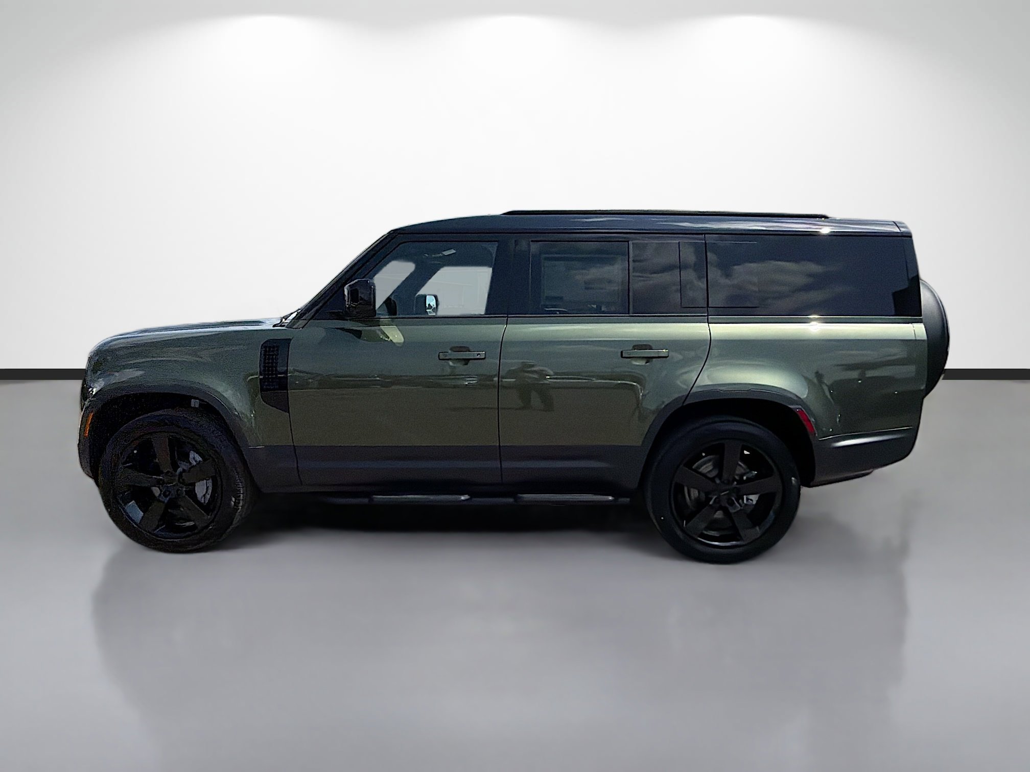 New 2026 Land Rover Defender 130 S image 2