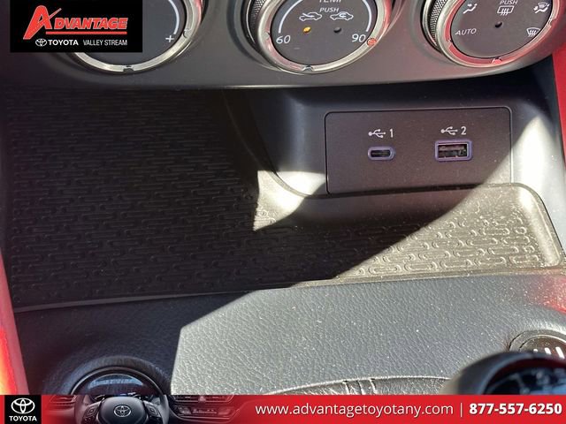 Used 2024 Nissan Z Performance w/ Floor Mat Package RWD image 31