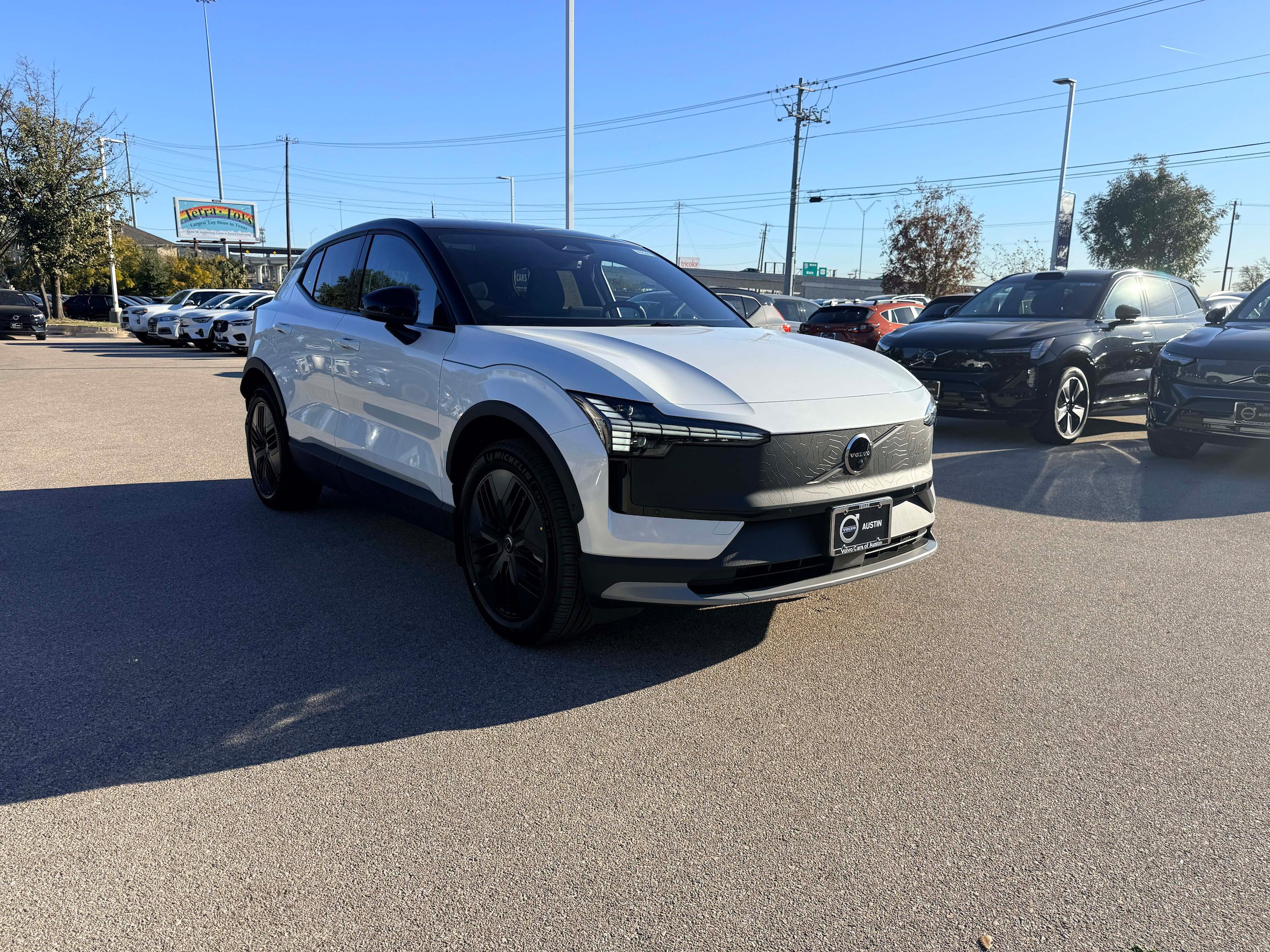 New 2026 Volvo EX30 Cross Country Ultra AWD/4WD image 7